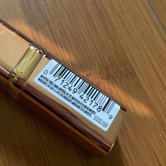 L;Oreal Colour Riche lipstick 171 NU CONFIDENT - Picture 7 of 8